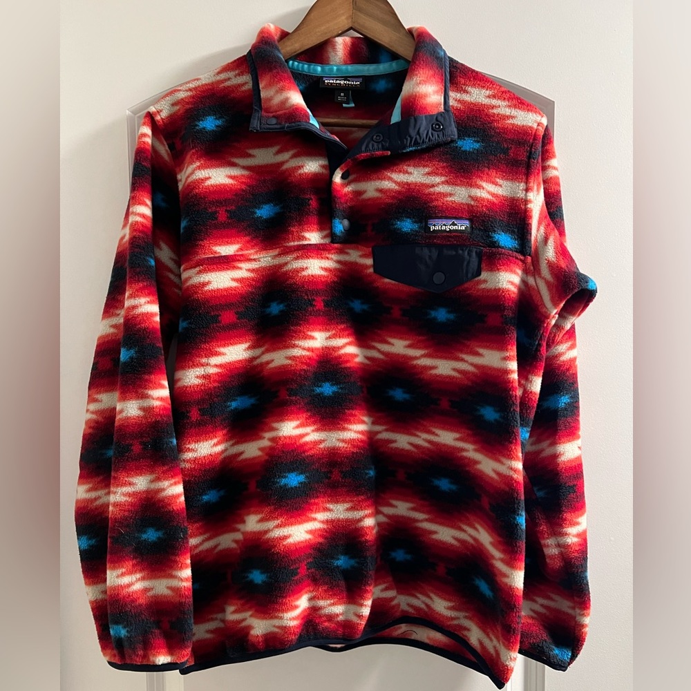 Women’s Patagonia Synchilla Red Wild Desert Aztec Print T snap Fleece Size M